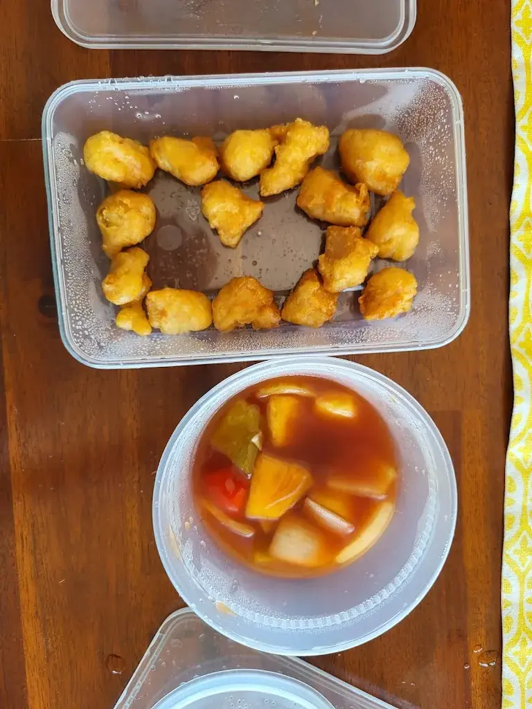 Brittany Allemann_Hong Kong City_La Tour-de-Peilz_review