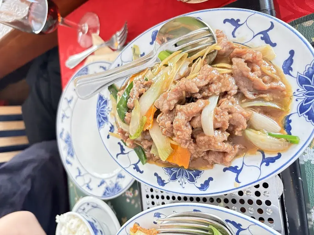 Hong Kong City_La Tour-de-Peilz_slider_image_3