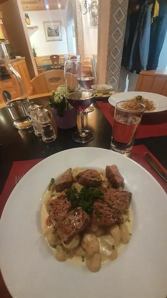 Barbara Barnett_Ustria Aurora_Falera_review