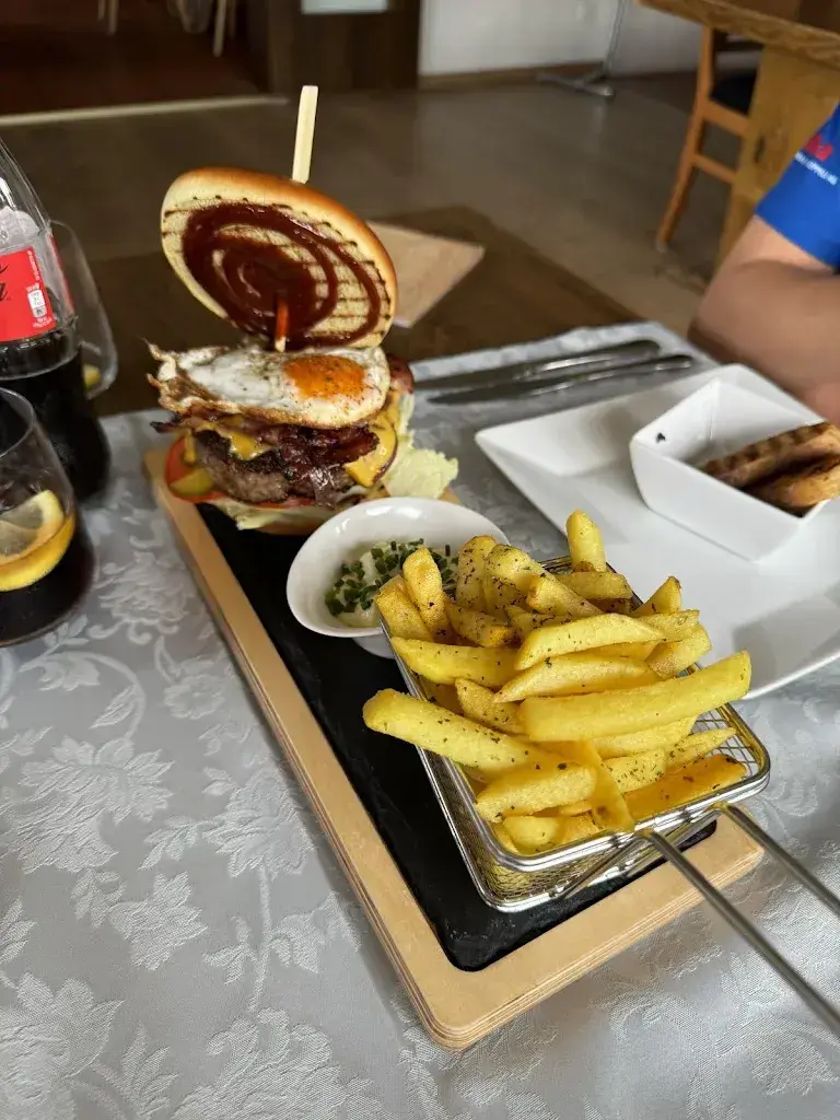 John Clayton_Restaurant Bellaval_Laax_review