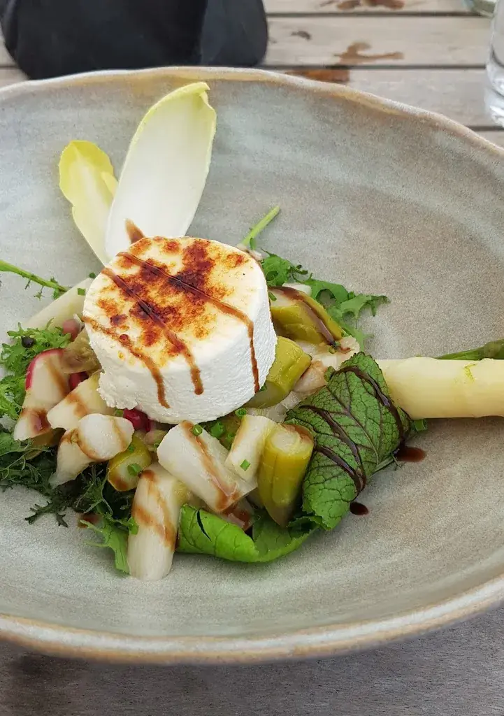 Anna T_Tegia Larnags_Laax_review