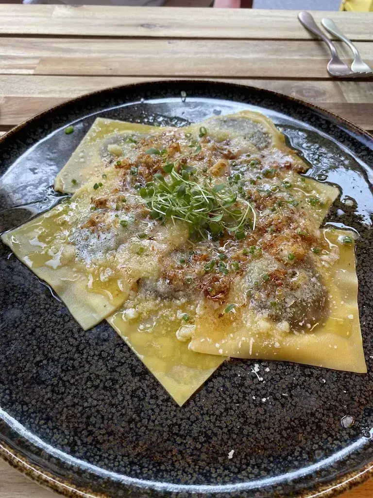 Yael Mayer_Vivaldi Flims Waldhaus - Restaurant & Shop_Flims_avis