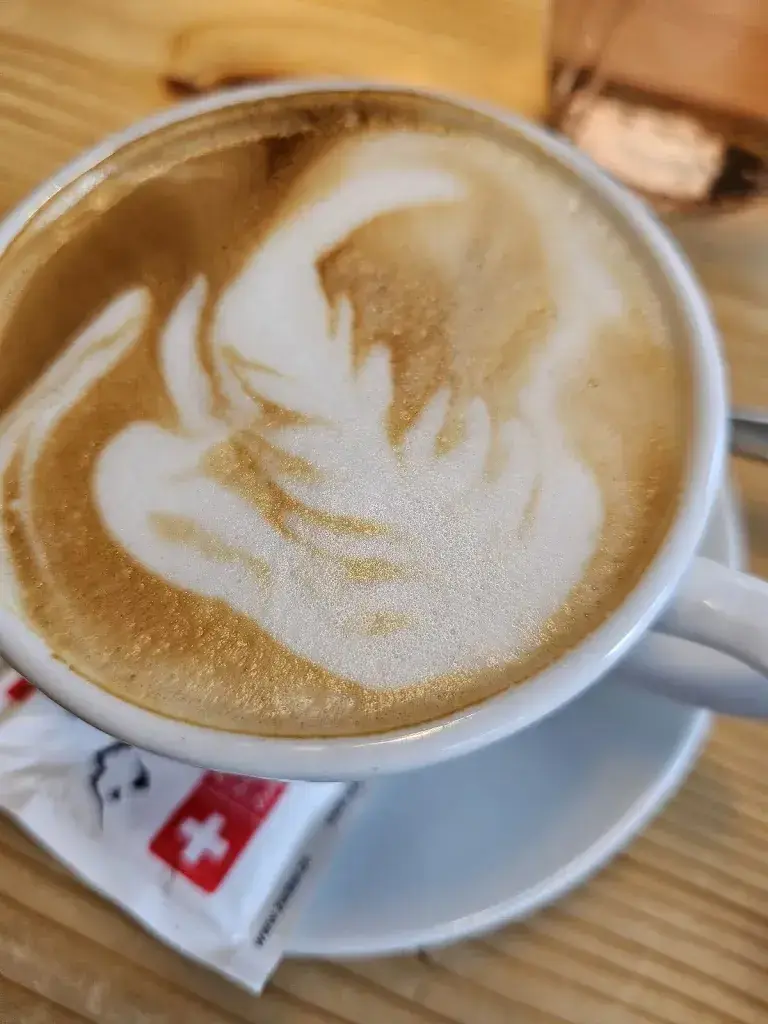 Hortenzia Dundjerski_Cafe Restaurant Romana_Laax_review