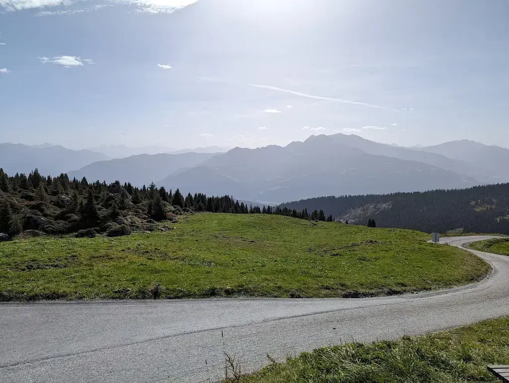 Mikhail Kozhevnikov_Stalla - Alp Nagens_Laax_review