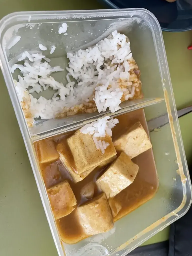 Lara Stalder_Red House_Zollikofen_review