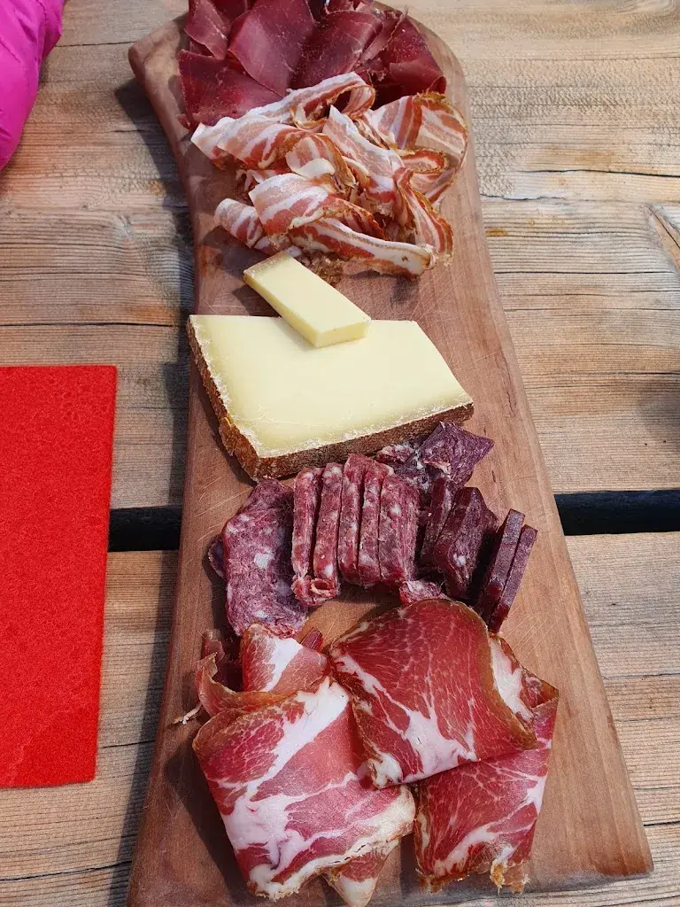 Bruno Gagliano_Maiensässbeizli - Brün_Valendas_recensione