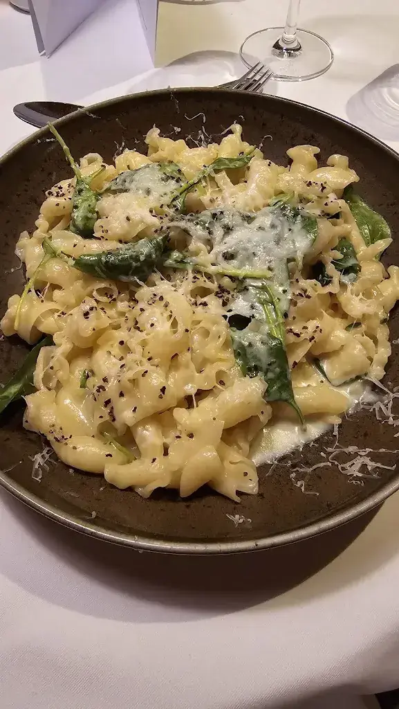 Dorota Amanowicz_Restaurant «Vallarosa»_Laax_avis