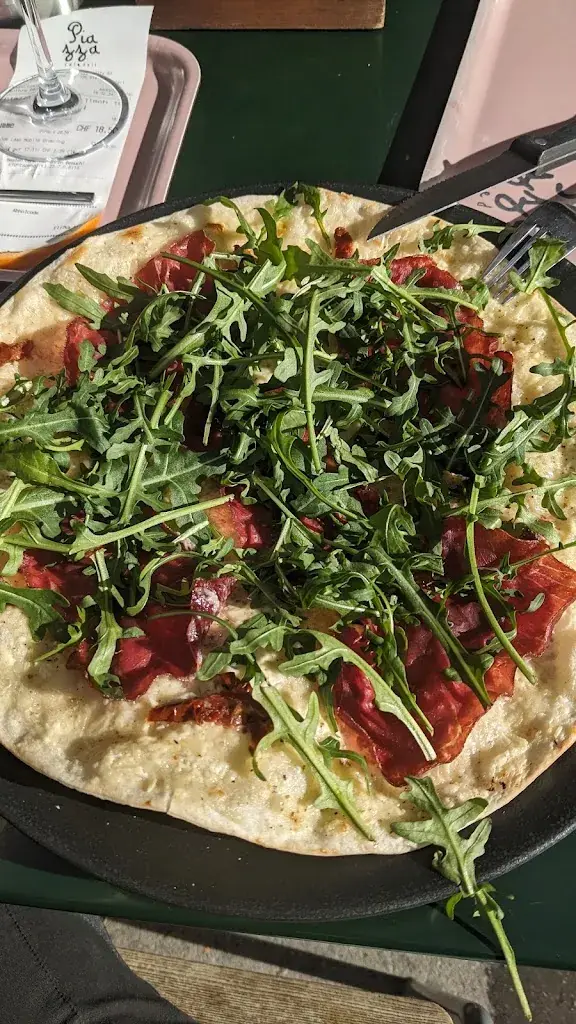 Eliška Didyk_Piazza cafedeli_Laax_review