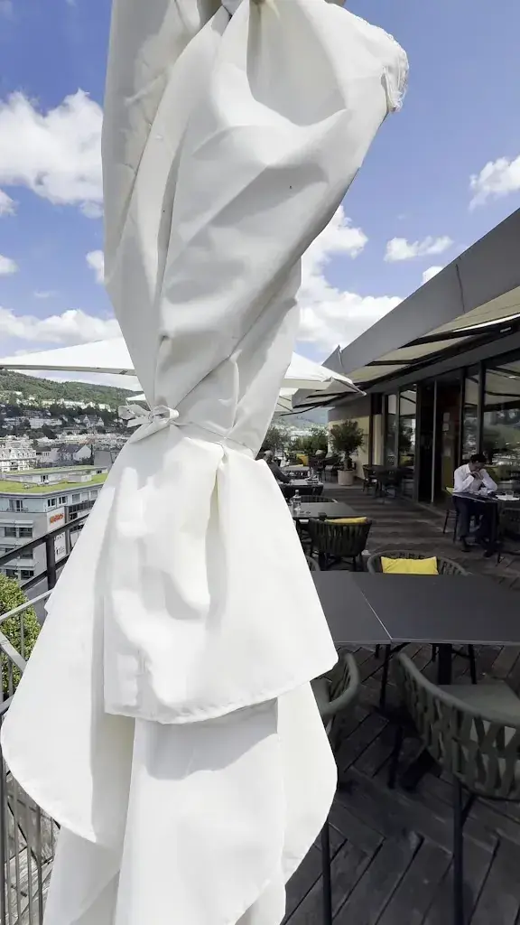 The Travel Hunter_REPAS Rooftop Bistronomie_Biel_avis