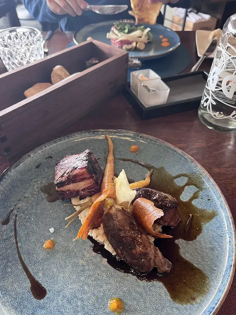 Quanzhi Guo_Das Elephant_Laax_recensione