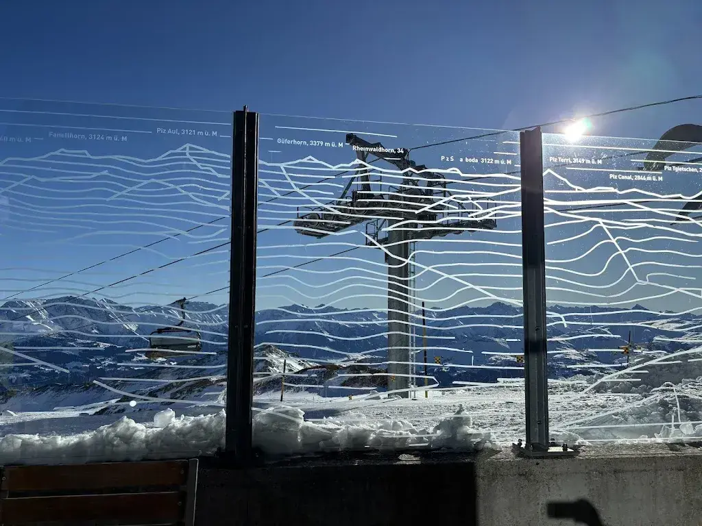 Marius Stoica_Das Elephant_Laax_recensione