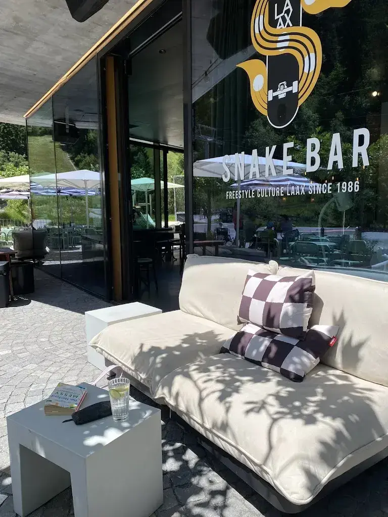 Olivia_Snake Bar_Laax_review