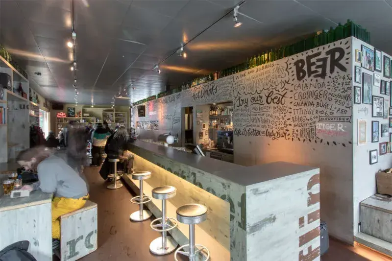 Indy Bar_Laax_slider_image_3