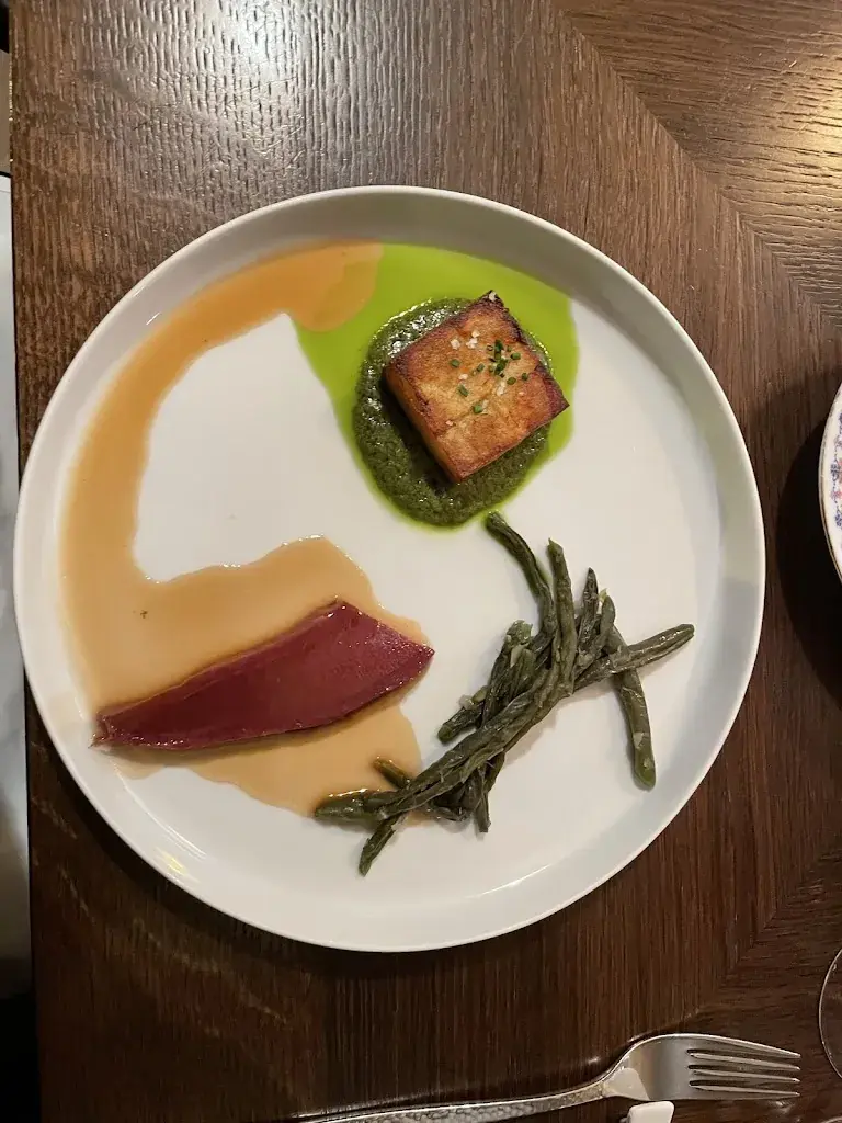 Hannah Fürstenberg_du bourg_Biel_avis