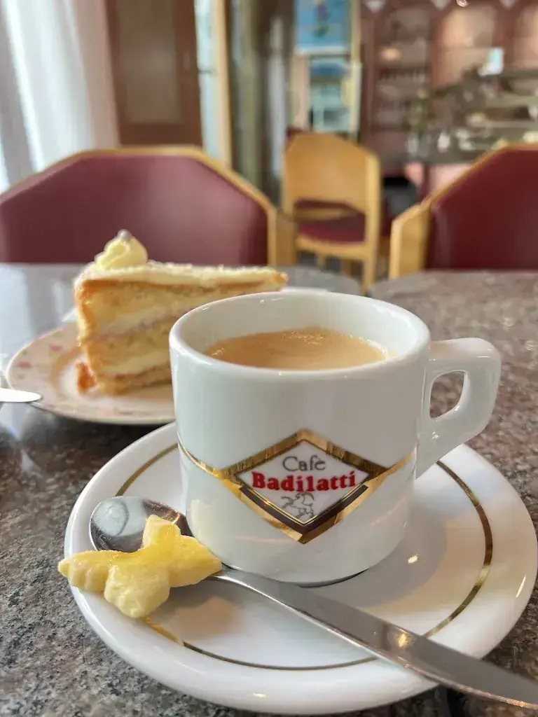 Christopher w_Café Splerin_Ilanz_review