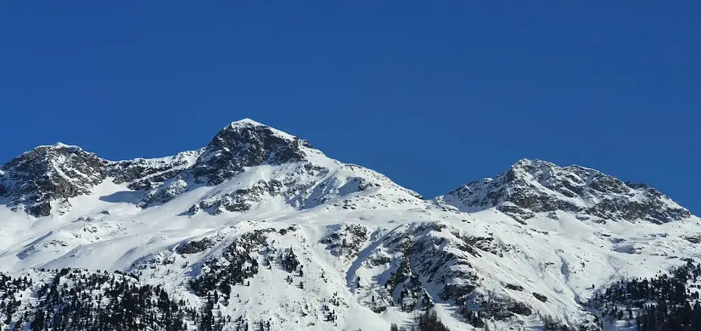 Julian Brasse_Restaurant Kuhstall_Sils im Engadin/Segl_review