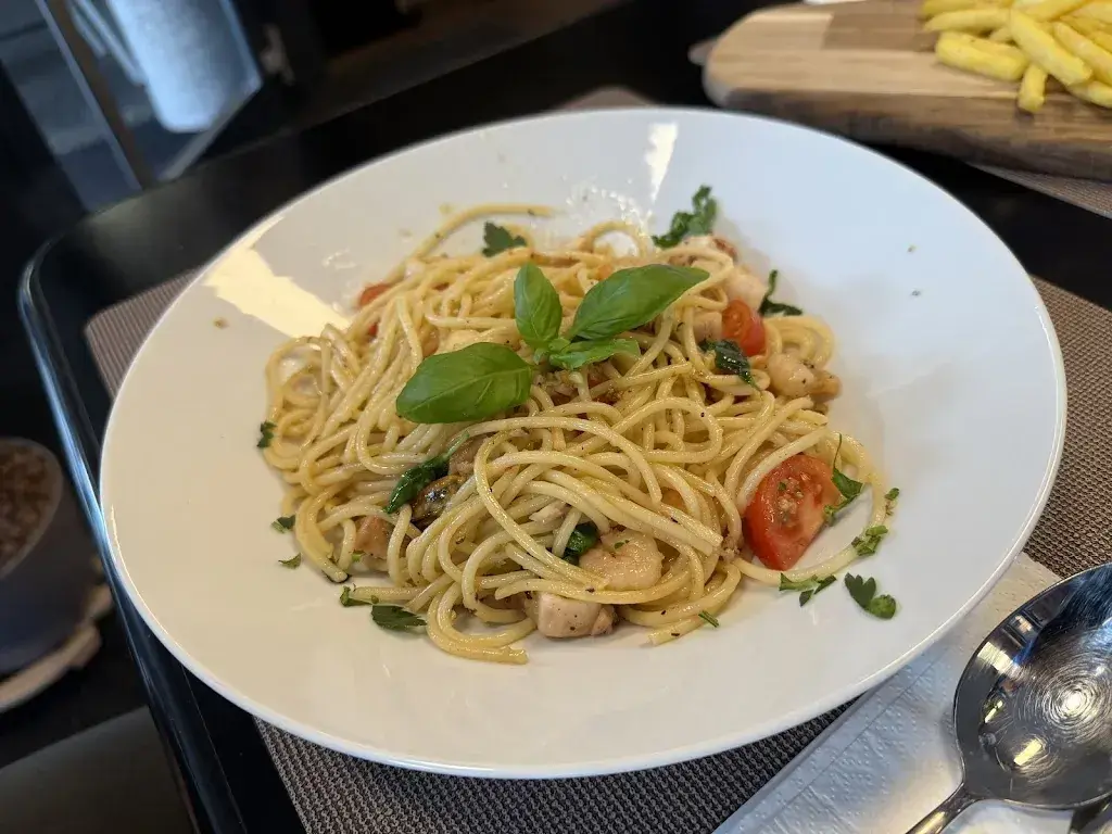 Jason Teo _Novara Restaurant | Pizzeria & Kebab Sarnen_Sarnen_recensione