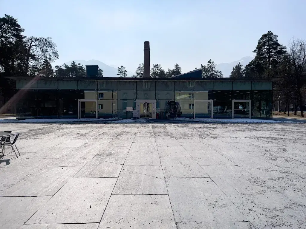 Restaurant La Plazza_Cazis_slider_image_1