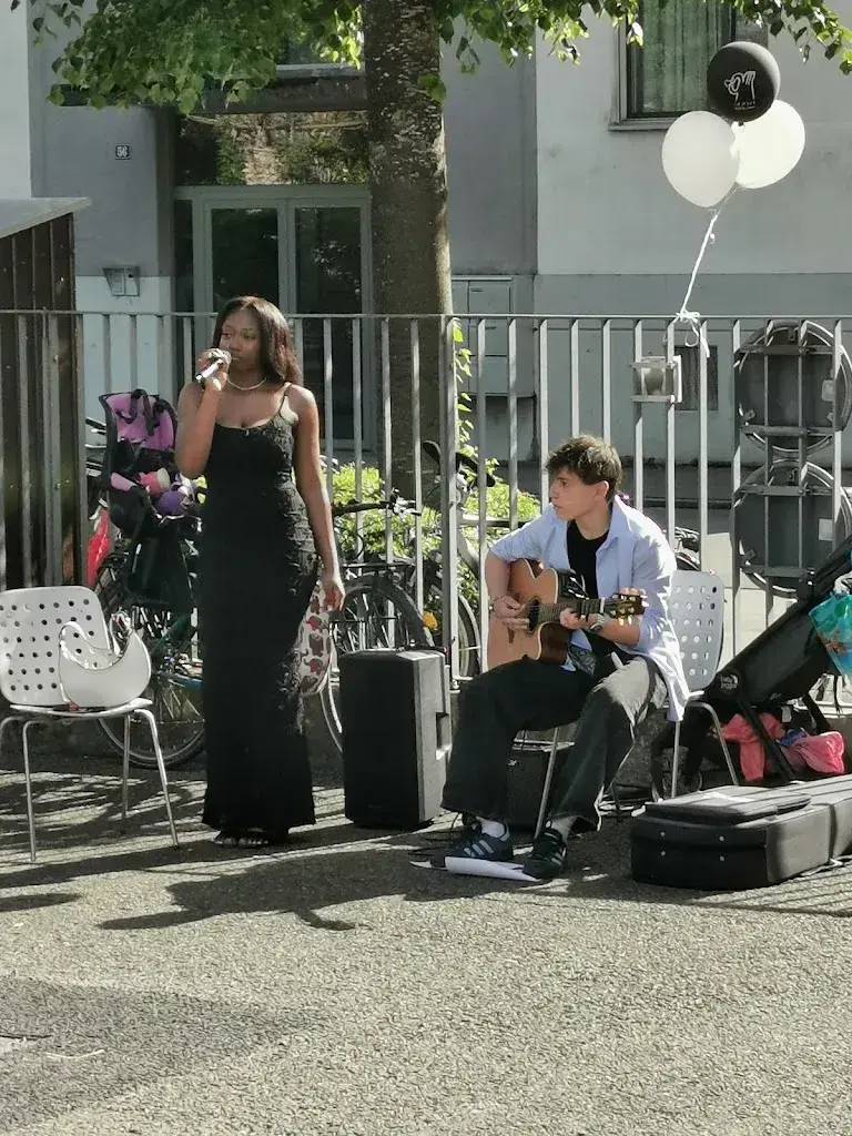 Irene Monachon_Buvette Le P‘tit Schluck_Biel_recensione