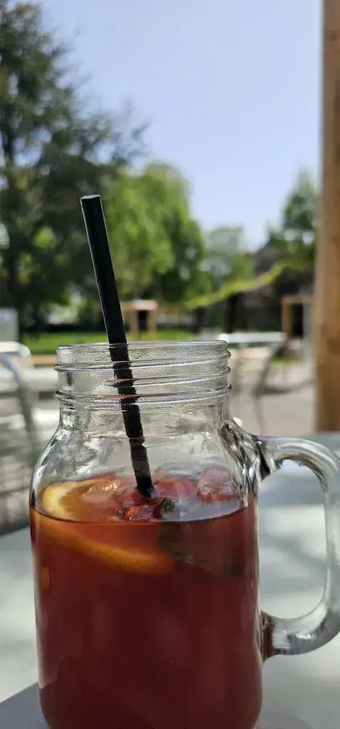 Roger Perrinjaquet_Buvette Le P‘tit Schluck_Biel_recensione