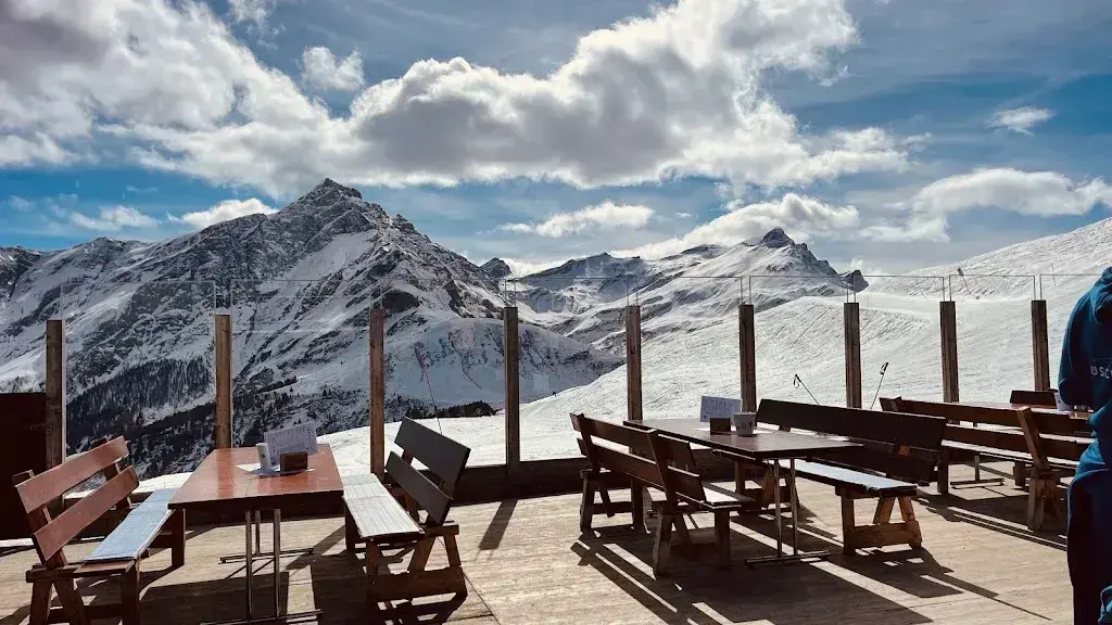 Lüsch Älpli Bar_Tschappina_slider_image_1