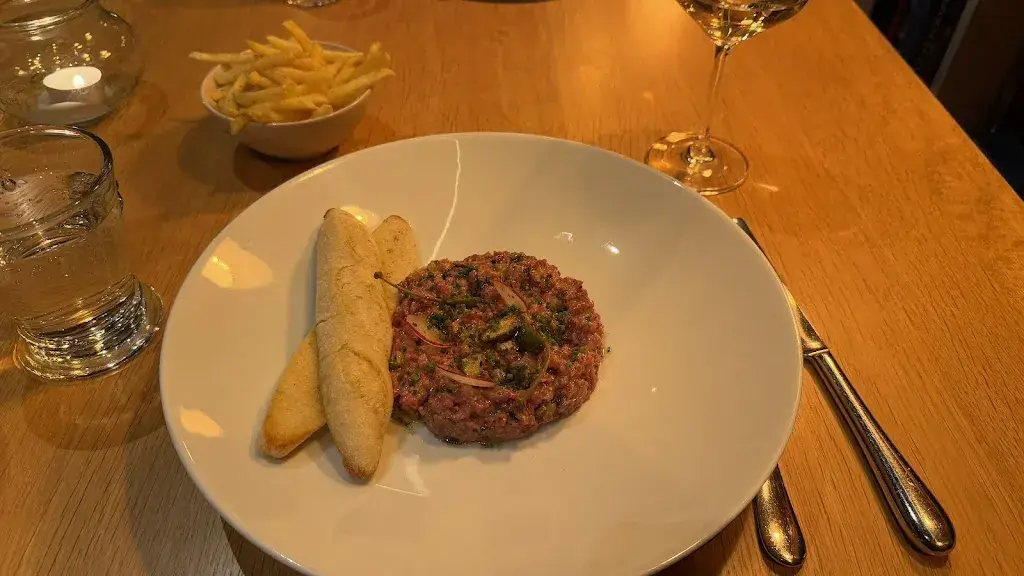 Michał Gudzowaty_Adula Kitchen & Bar_Flims_Bewertung