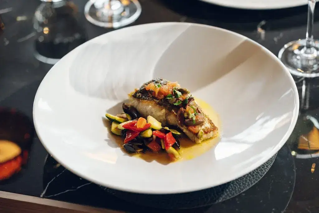 Adula Kitchen & Bar_Flims_slider_image_3