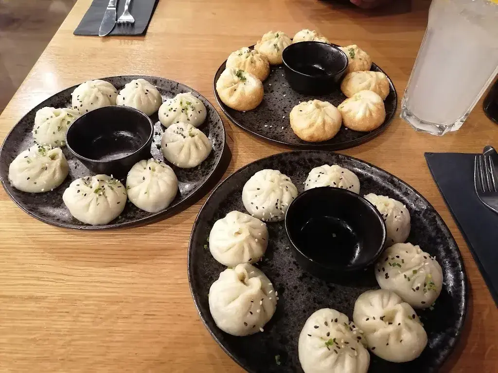 Swathi_Tenz Momo Bern Speichergasse_Bern_review