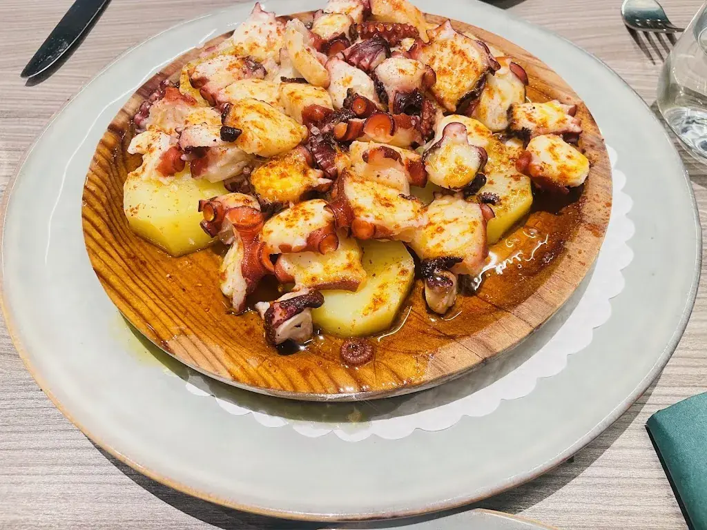 Yifan Zhuang_Restaurant Au Rendez-Vous Biel/Bienne Espagnol Español Spanisch Tapas Bar_Biel_avis