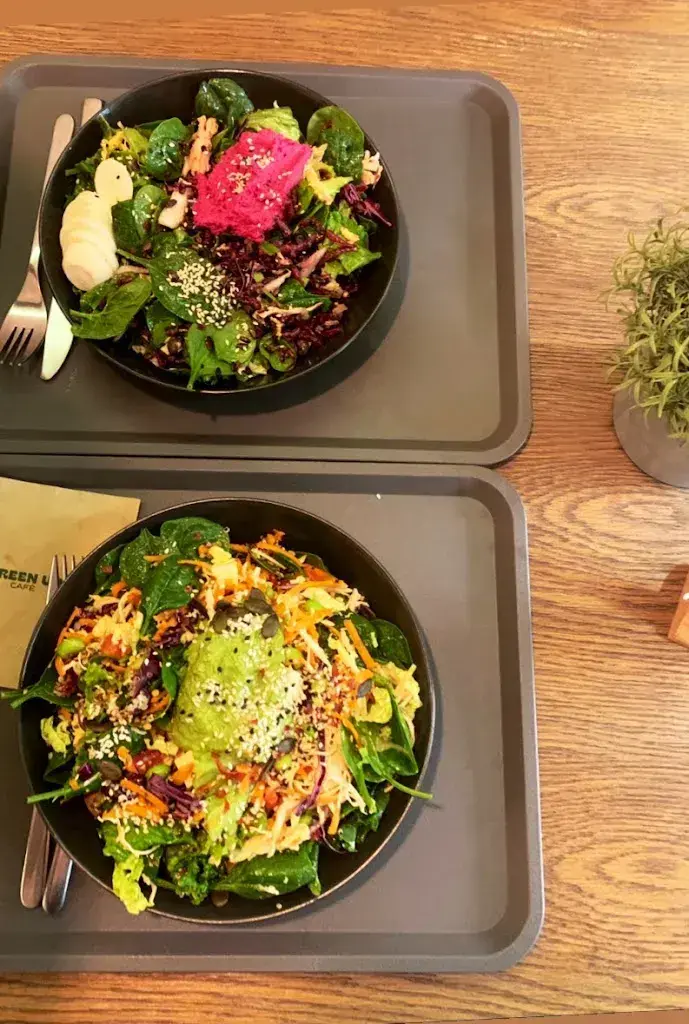 Ana Claudia Carvalho_Green Up salad bar_Lausanne_review