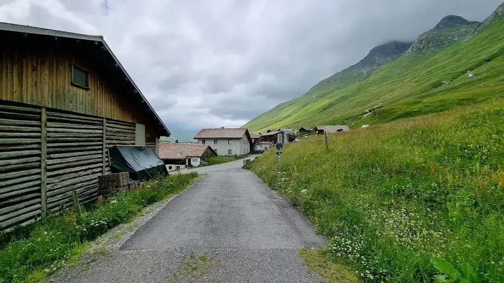 Gasthaus Alpenrose Juf restaurant in Juf