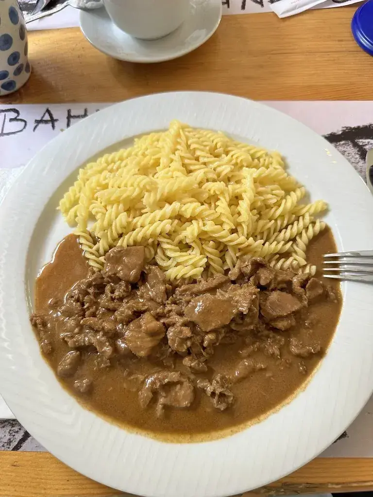 Tatyana Vazhovskaya_Bahnhöfli Reichenau_Domat/Ems_review