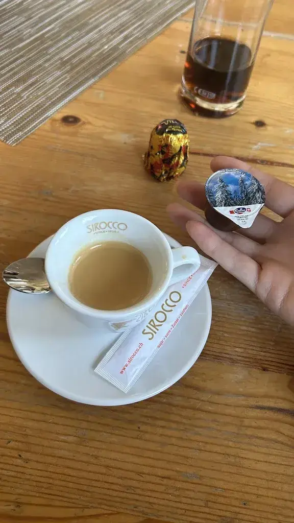 Camila Fellosa_Bahnhöfli Reichenau_Domat/Ems_review