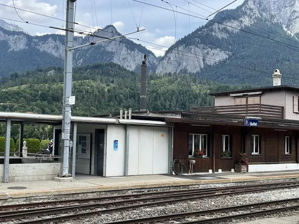 Miriam Christ_Bahnhöfli Reichenau_Domat/Ems_review