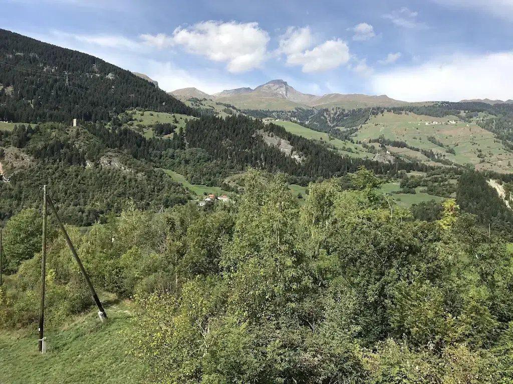 Jürgen Hügli_Genossenschaft Restaurant Caltgera_Pignia_avis