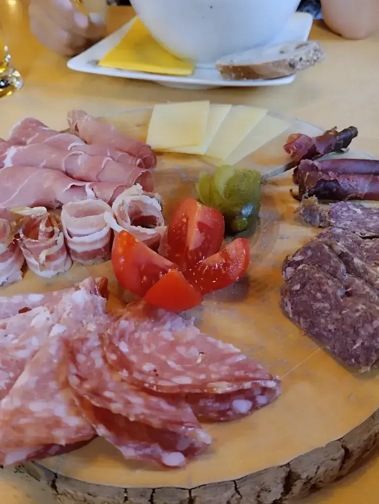 Menü_Edelweiss_Ausserferrera_Bild_2