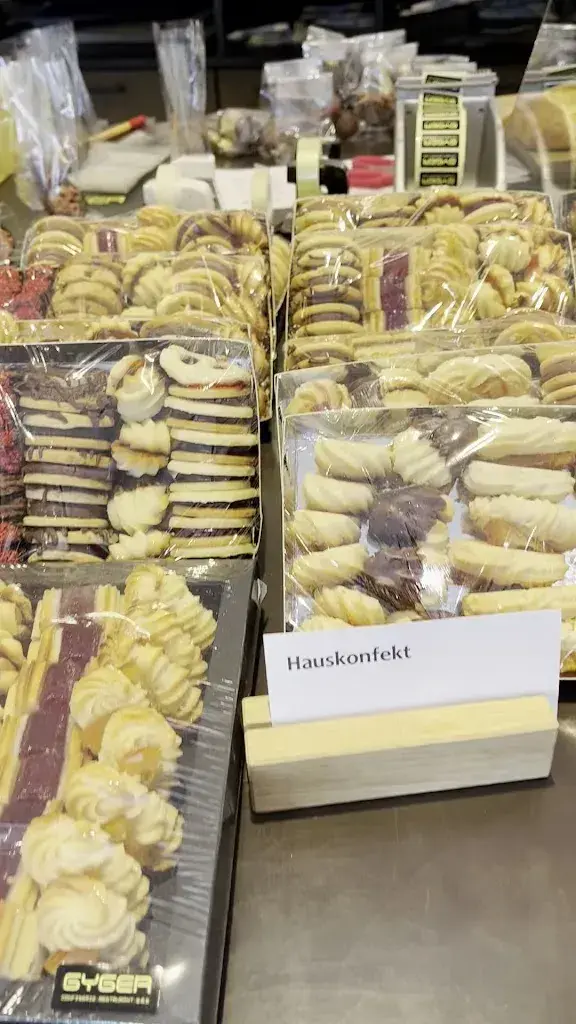 Med Alex_Gyger AG_Thusis_reseña