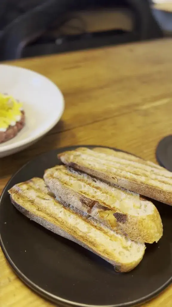 Shui Yuan, Daniel Lim_Lokal_Biel_review