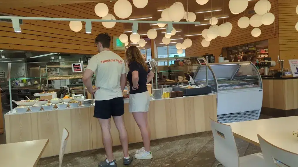 Mark Williams_Viamala Raststätte Thusis_Thusis_review