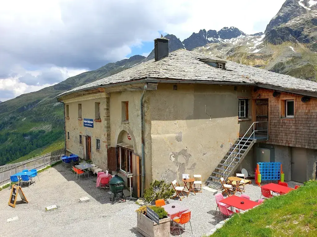 Berghaus Splügenpass_Splügen_slider_image_3