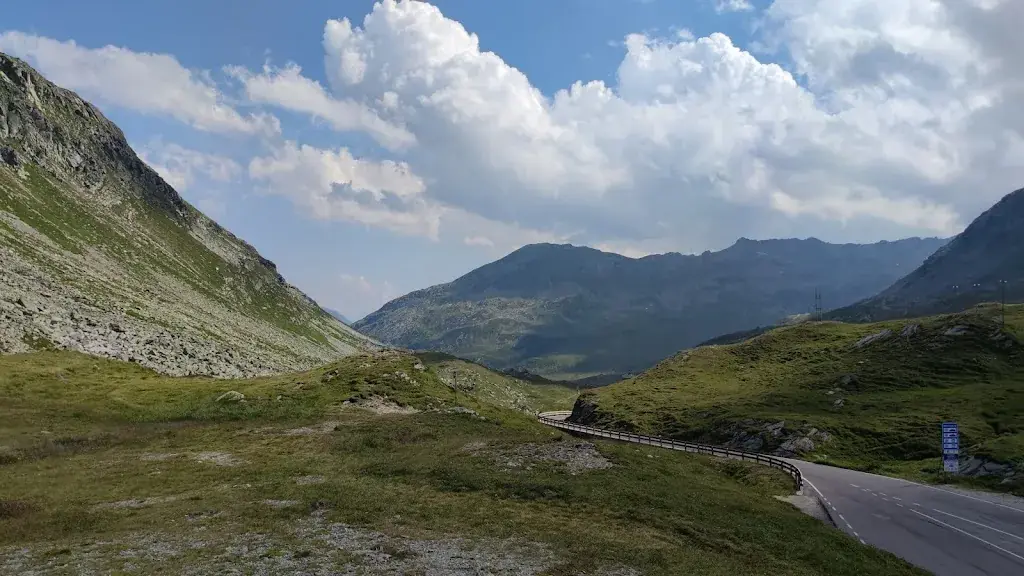 Dan Mihai_Splügenpass_Italy_review