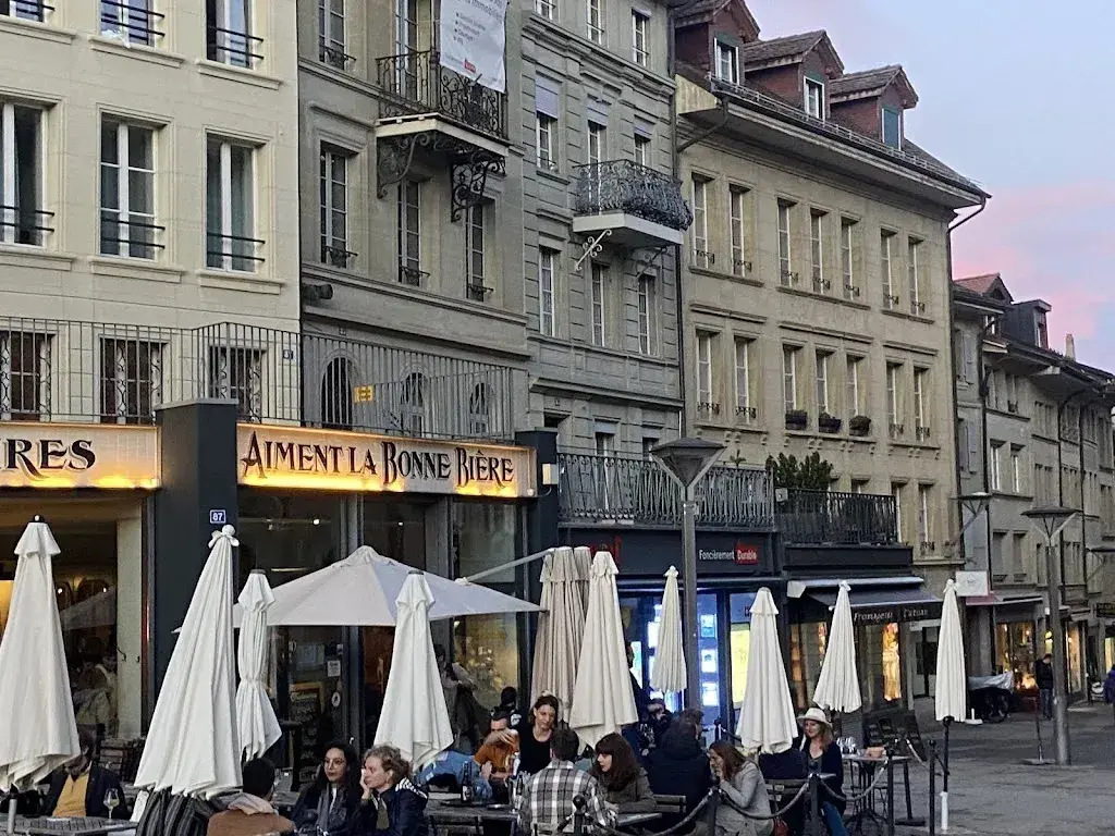 Kol Marshall_Les Trentenaires_Fribourg_review