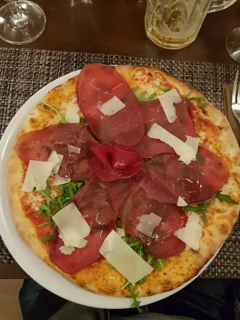 Florian von Aesch_Pizzeria Bonazüns_Rhäzüns_review