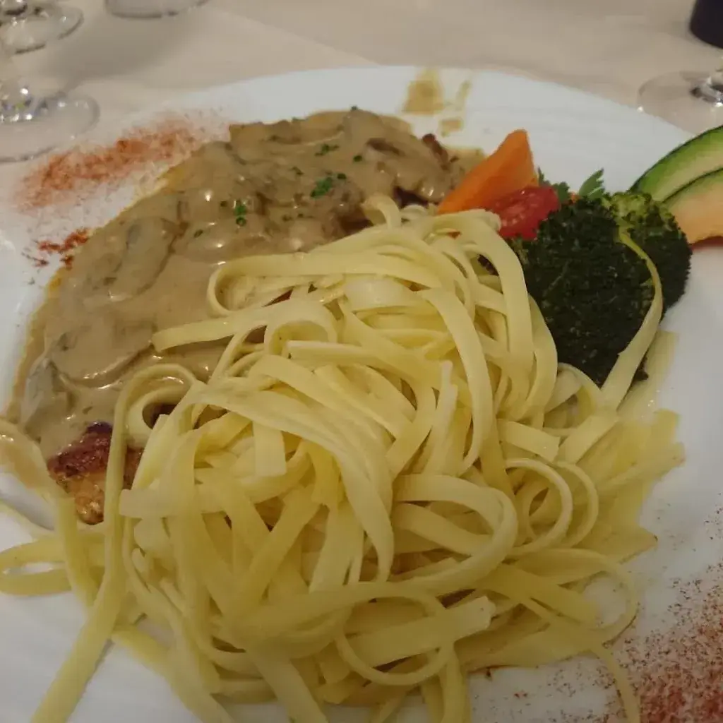 Menu_Schlosshügel_Domat/Ems_image_4