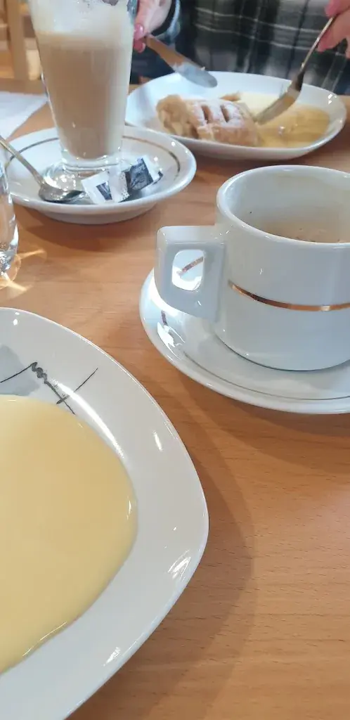 Li_Café Marchesa_Domat/Ems_review