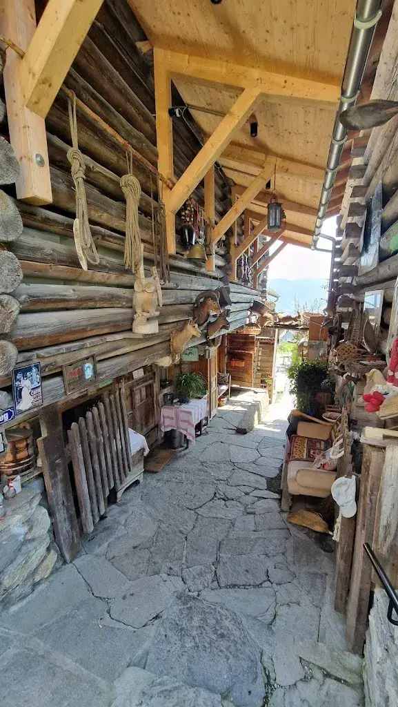 Frank Aeschbacher_Hühnerstall_Flims_review