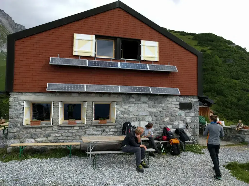 Denis G_Ringelspitzhütte SAC_Tamins_Bewertung