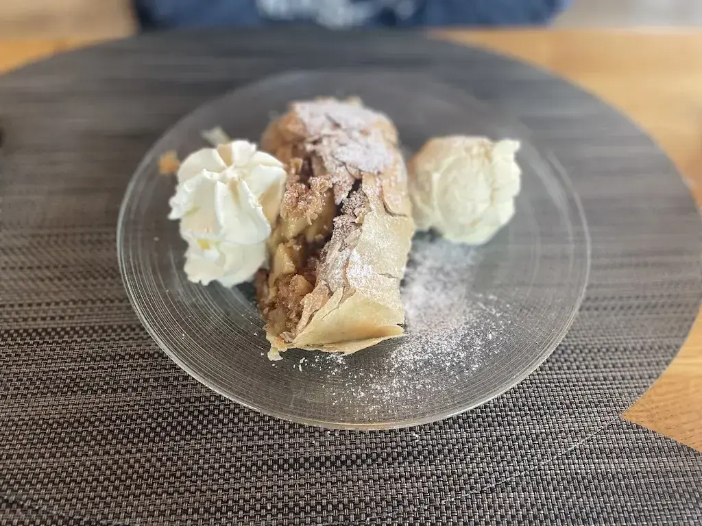 Menu_Bistro und Gelateria Kaufmannfrauen_Flims_image_8