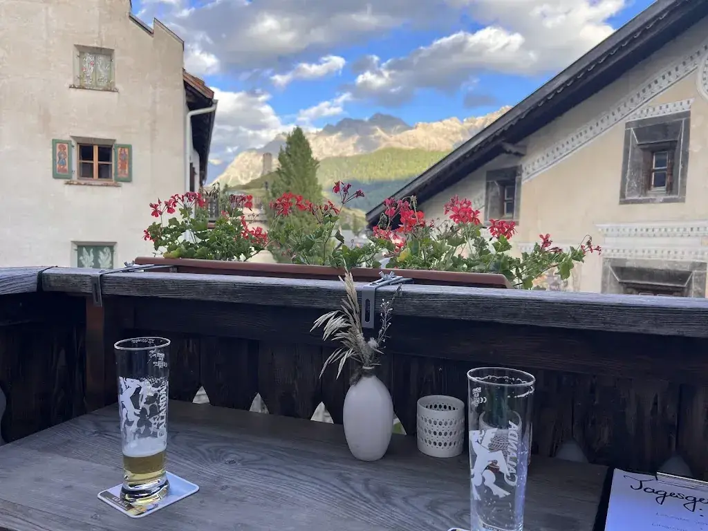 Linus Grötsch_Ustarea Spluga_Ardez_reseña