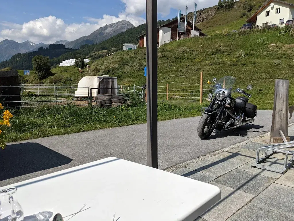 Rolf Marti_Ustaria la stalla_Scuol_review